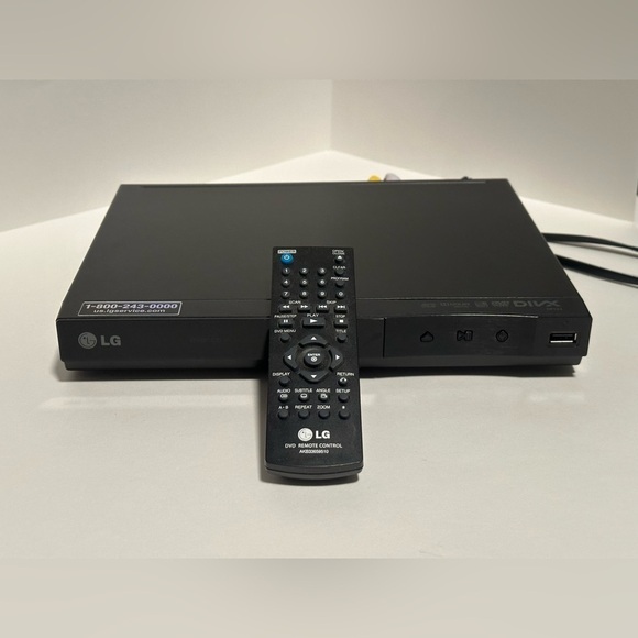 LG DVD Player with Remote - Picture 10 of 12